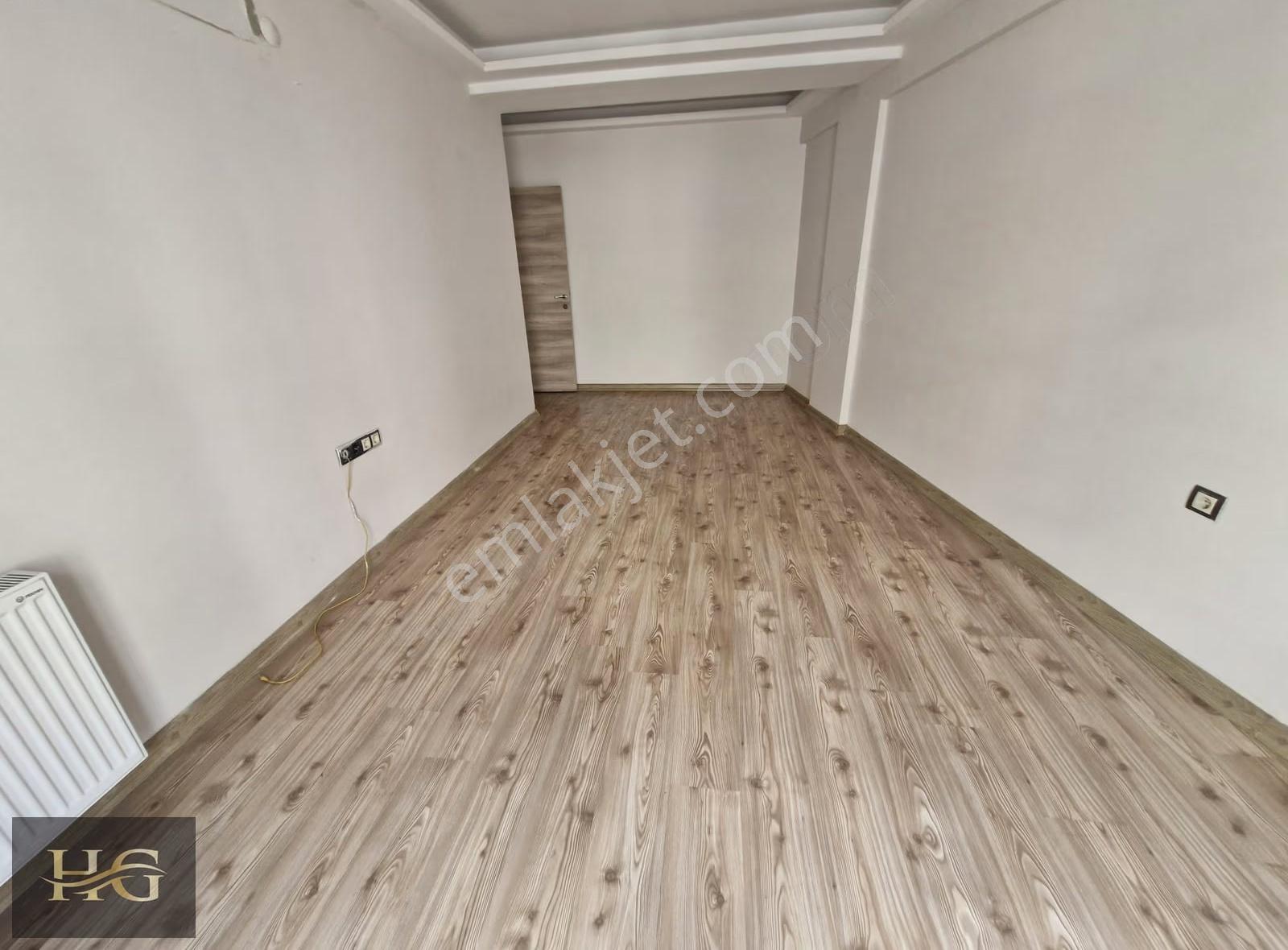 Karşıyaka Örnekköy'de Kapalı Mutfaklı Kiralık 2+1 Daire - Görsel 24