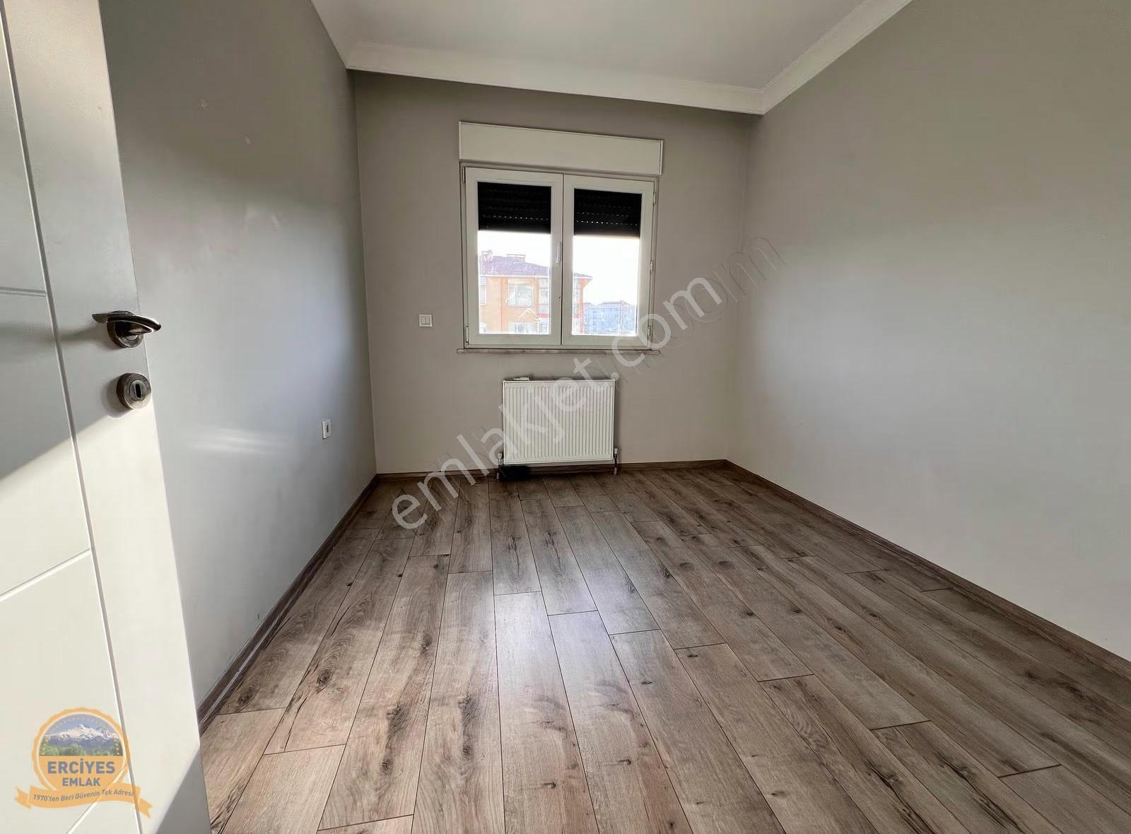 Erciyes'den Sahrayiceditde Yeni Bina 3+1 Çift Balkonlu 130 M² - Görsel 30
