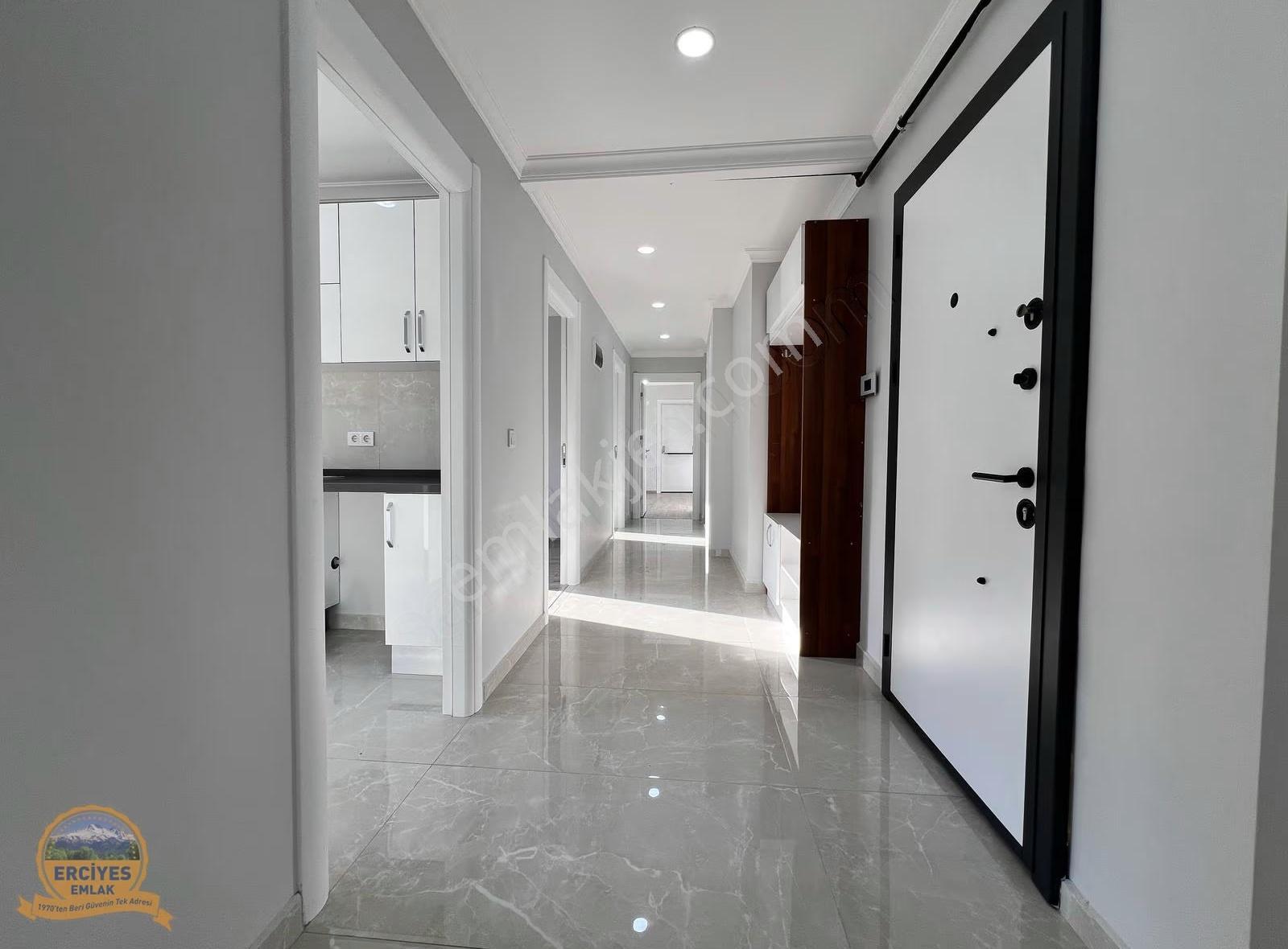 Erciyes'den Sahrayiceditde Yeni Bina 3+1 Çift Balkonlu 130 M² - Görsel 11