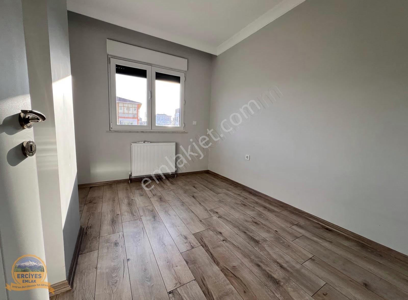 Erciyes'den Sahrayiceditde Yeni Bina 3+1 Çift Balkonlu 130 M² - Görsel 31