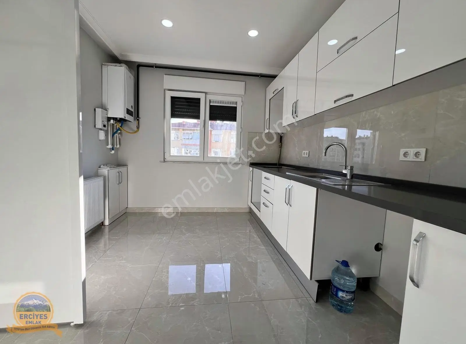 Erciyes'den Sahrayiceditde Yeni Bina 3+1 Çift Balkonlu 130 M² - Görsel 3