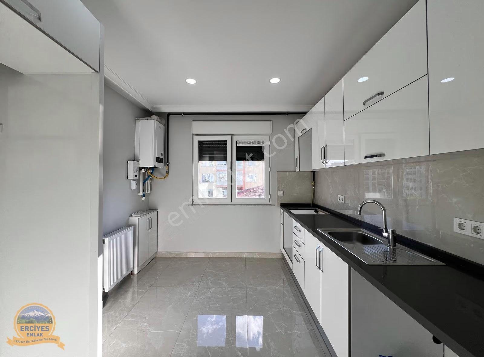 Erciyes'den Sahrayiceditde Yeni Bina 3+1 Çift Balkonlu 130 M² - Görsel 15