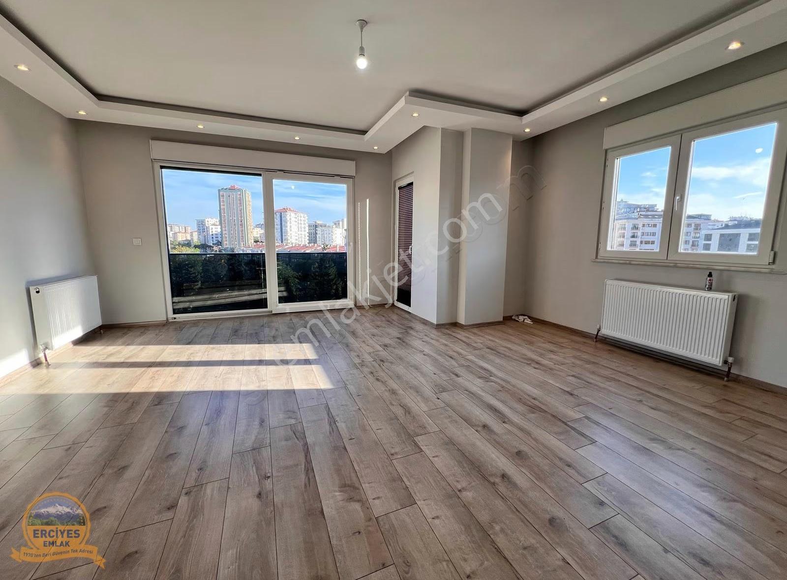 Erciyes'den Sahrayiceditde Yeni Bina 3+1 Çift Balkonlu 130 M² - Görsel 6