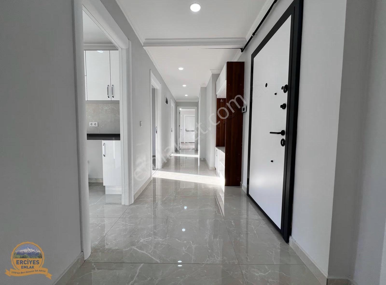Erciyes'den Sahrayiceditde Yeni Bina 3+1 Çift Balkonlu 130 M² - Görsel 14