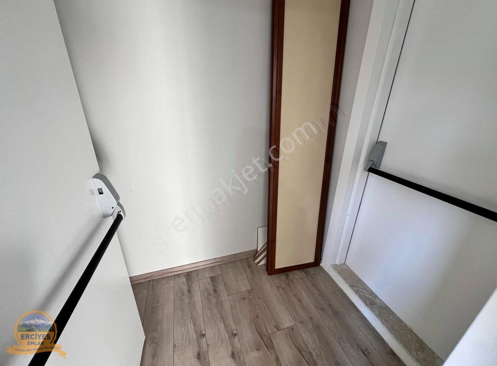Erciyes'den Sahrayiceditde Yeni Bina 3+1 Çift Balkonlu 130 M² - Görsel 22