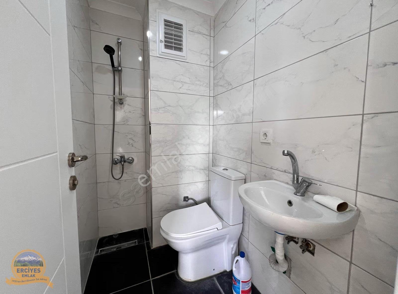 Erciyes'den Sahrayiceditde Yeni Bina 3+1 Çift Balkonlu 130 M² - Görsel 24