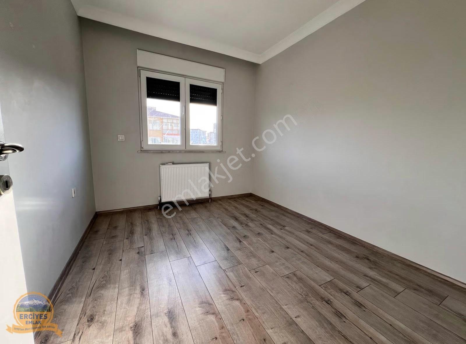 Erciyes'den Sahrayiceditde Yeni Bina 3+1 Çift Balkonlu 130 M² - Görsel 19