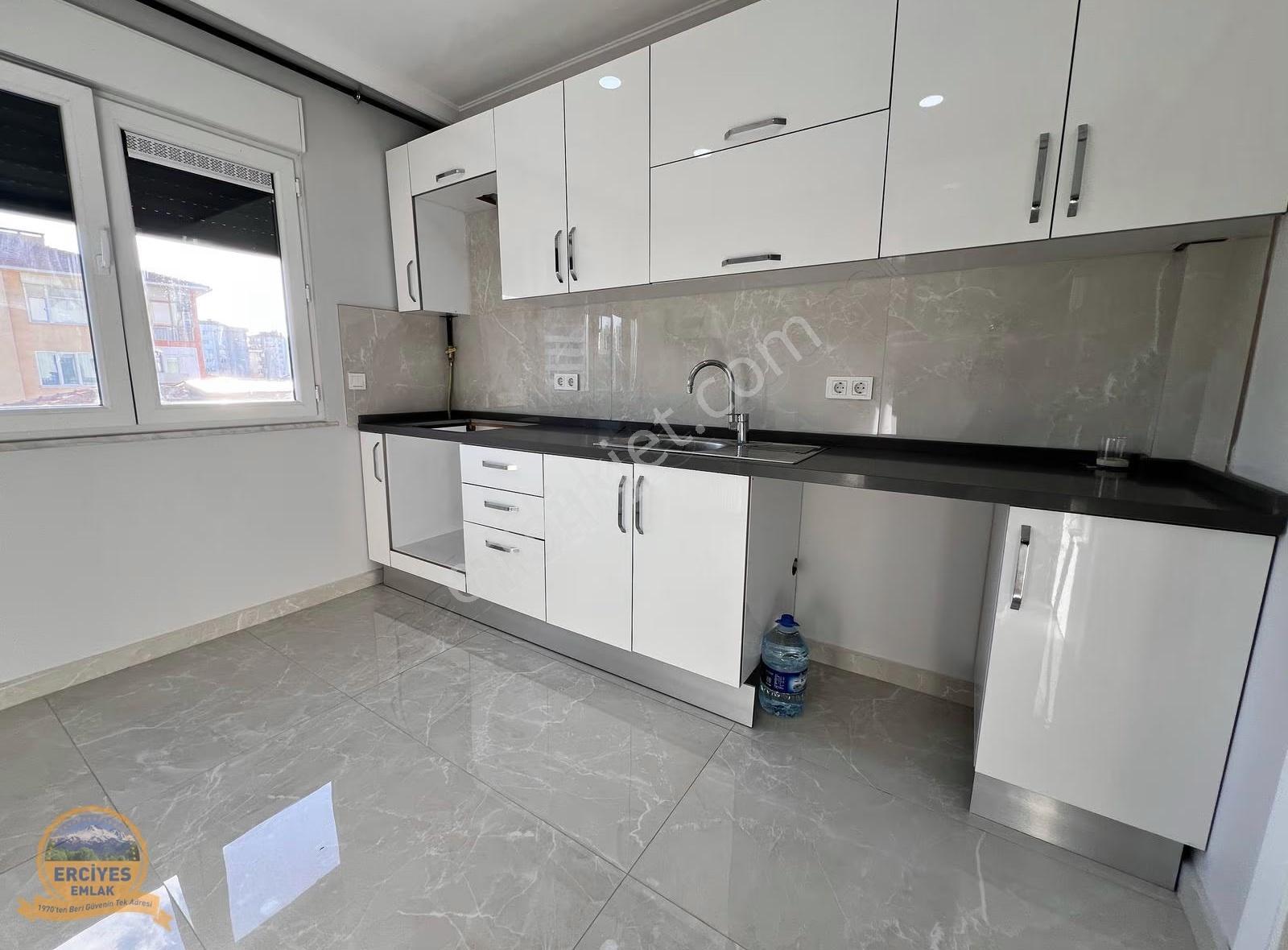 Erciyes'den Sahrayiceditde Yeni Bina 3+1 Çift Balkonlu 130 M² - Görsel 17