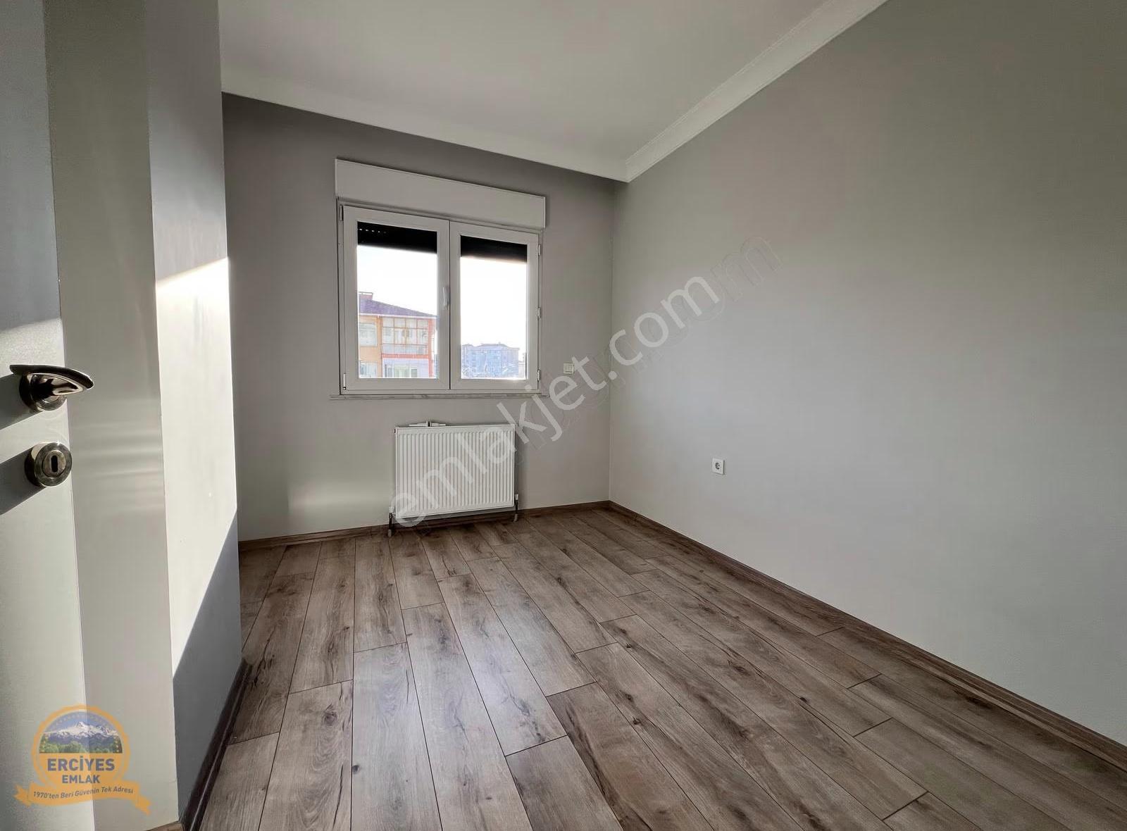 Erciyes'den Sahrayiceditde Yeni Bina 3+1 Çift Balkonlu 130 M² - Görsel 18