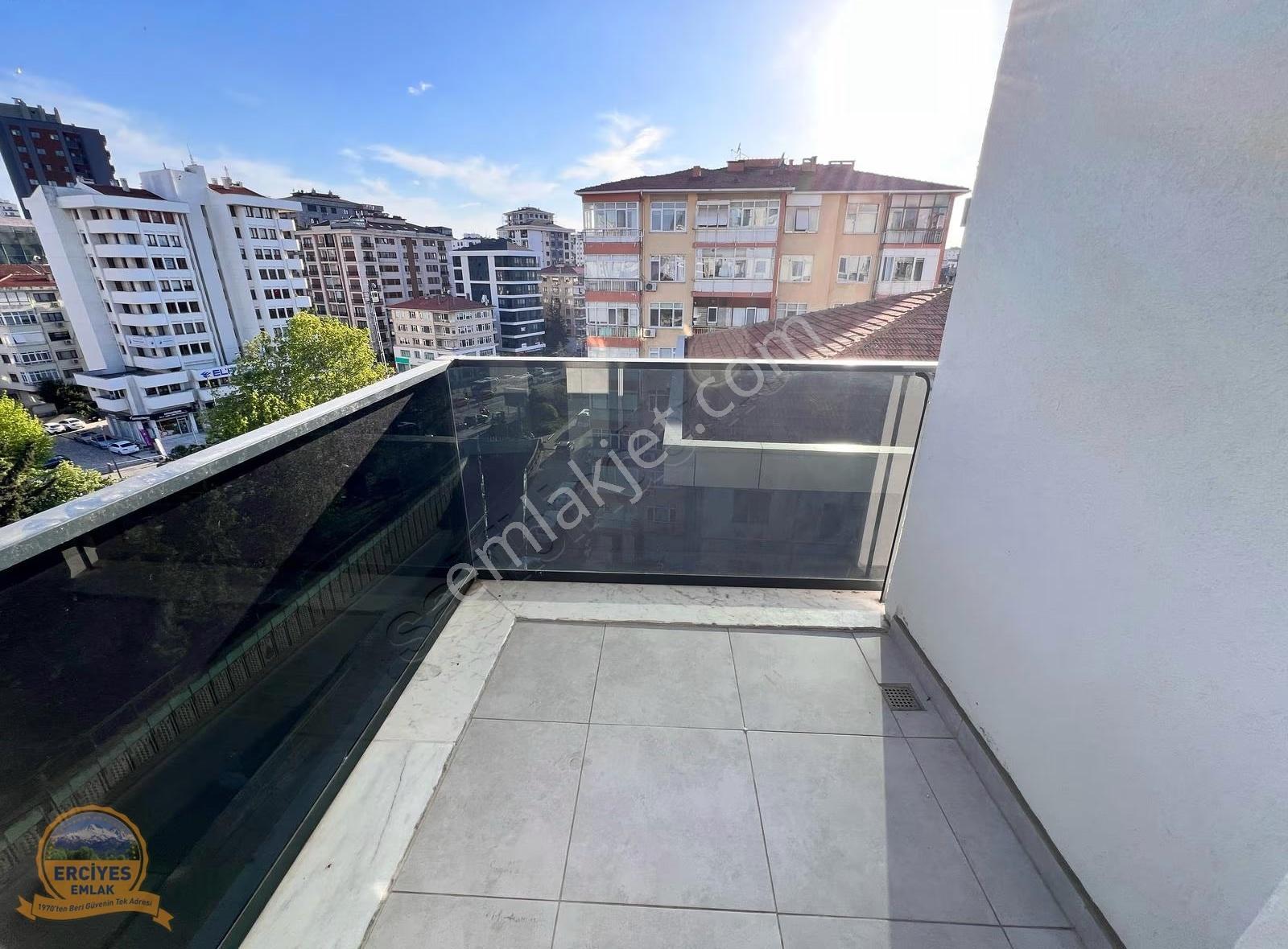 Erciyes'den Sahrayiceditde Yeni Bina 3+1 Çift Balkonlu 130 M² - Görsel 12