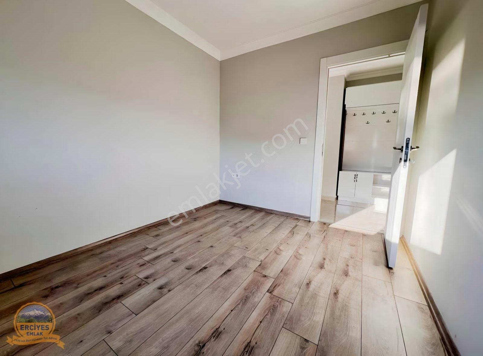Erciyes'den Sahrayiceditde Yeni Bina 3+1 Çift Balkonlu 130 M² - Görsel 20
