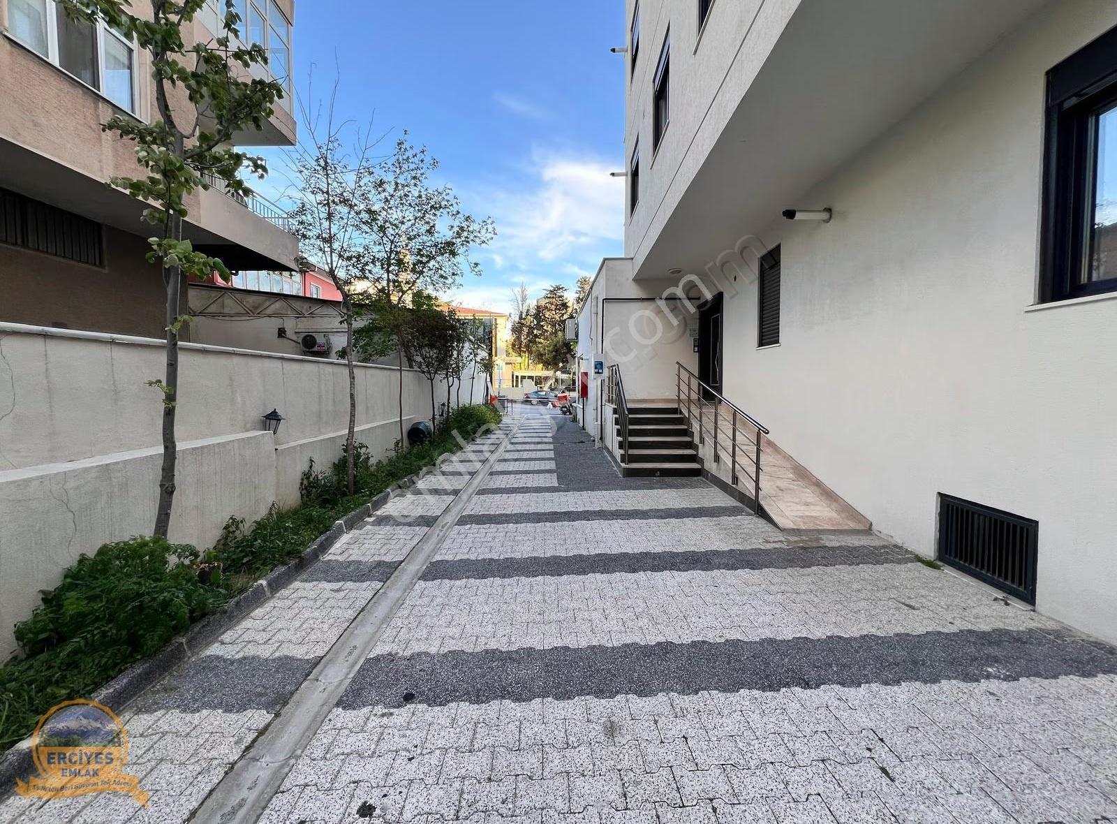 Erciyes'den Sahrayiceditde Yeni Bina 3+1 Çift Balkonlu 130 M² - Görsel 35