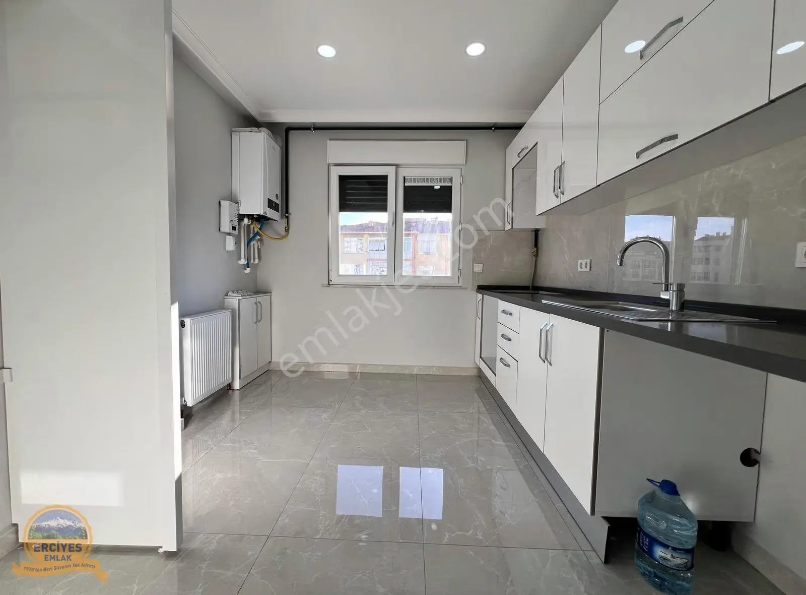 Erciyes'den Sahrayiceditde Yeni Bina 3+1 Çift Balkonlu 130 M² - Görsel 2