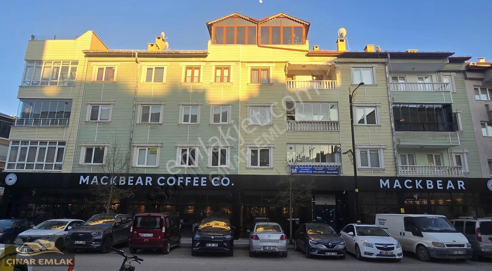 Çınar Emlak'tan Çarşı Merkezde Satılık 6+1 Masrafsız Dubleks