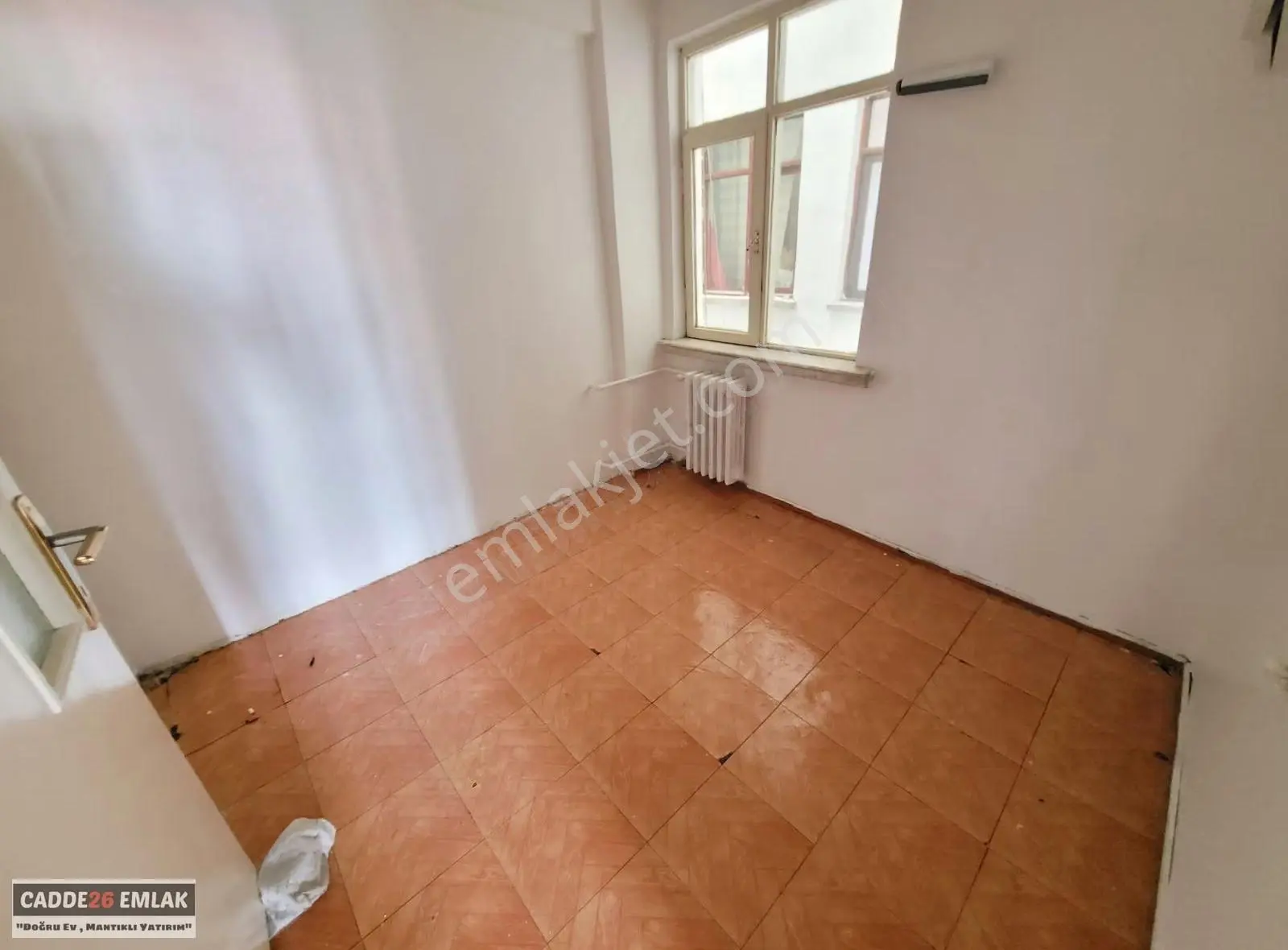 Cadde26 Dan Adliye Binasının Dibinde Satılık 3+1 Daire - Görsel 2