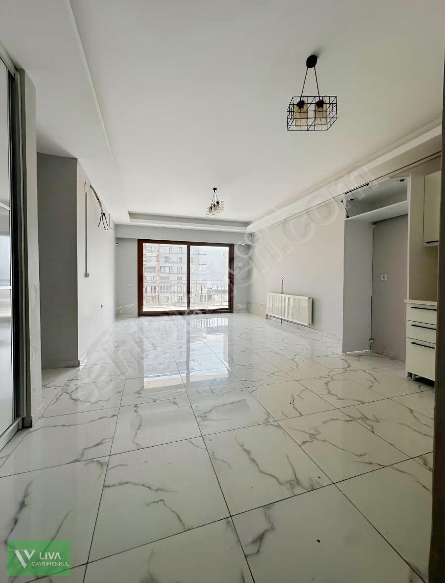 Liya Marin 1'de Kiralık 2+1 Doğalgazlı Amerikan Mutfak Daire