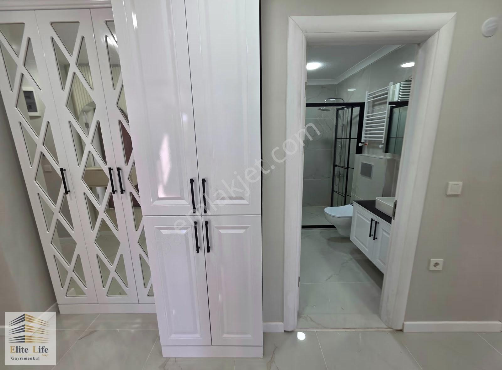 Çekmeköy Merkez Mahallesinde Fırsat 120 M² 3+1 Geniş Daire - Görsel 24