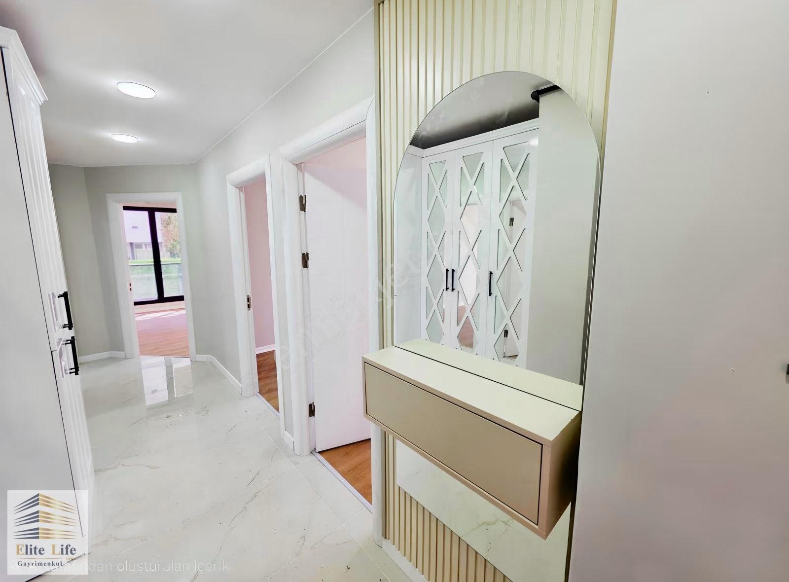 Çekmeköy Merkez Mahallesinde Fırsat 120 M² 3+1 Geniş Daire - Görsel 2