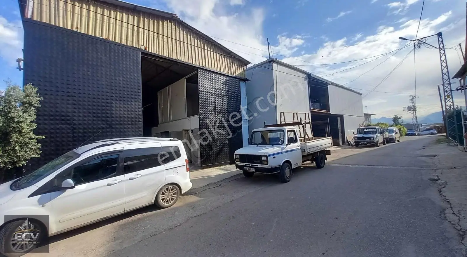Aksu / Atatürk Mh. Kiralık 400 M2 Depo