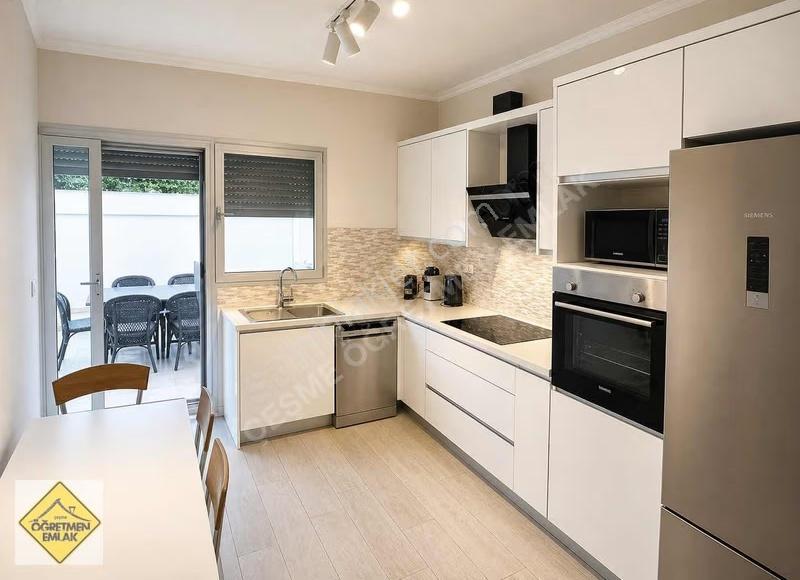 Alaçatı'da Havuzlu, Butik Site İçinde Bakımlı Villa - Görsel 13