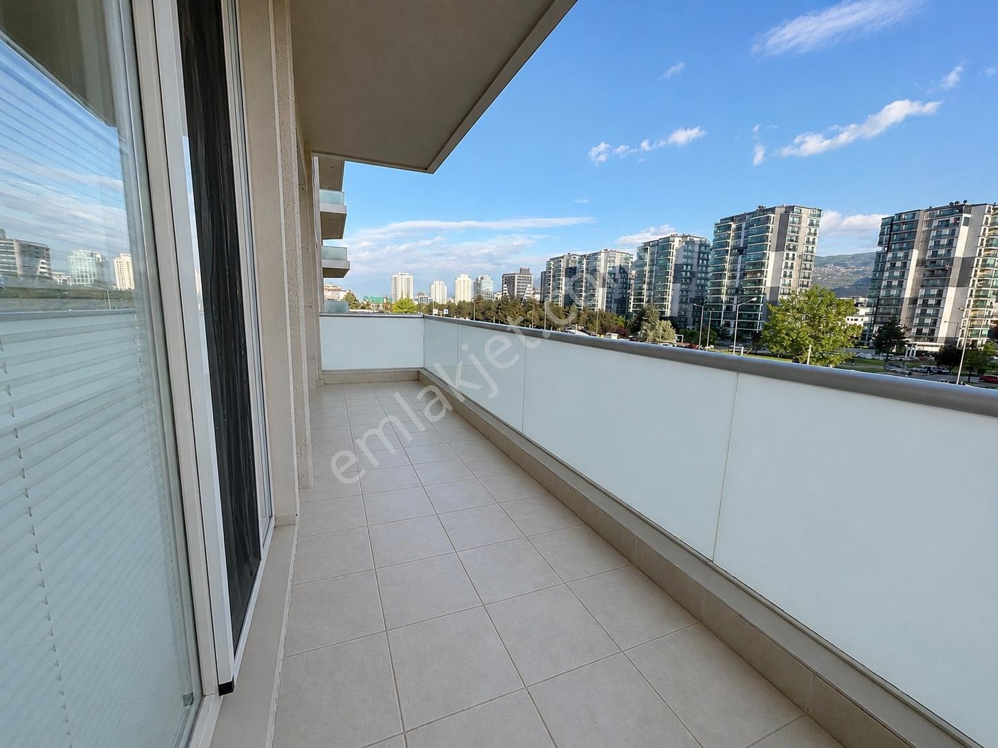 Kristal Park'ta İzmir Yolu Cepheli Kiracılı 3+1 Satılık Daire - Görsel 17
