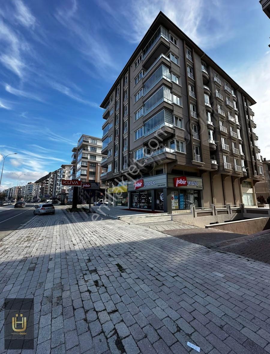 Afyon Üçok Emlaktan Hattat Karahisar Mah 3+1 120m² Kiralık Daire