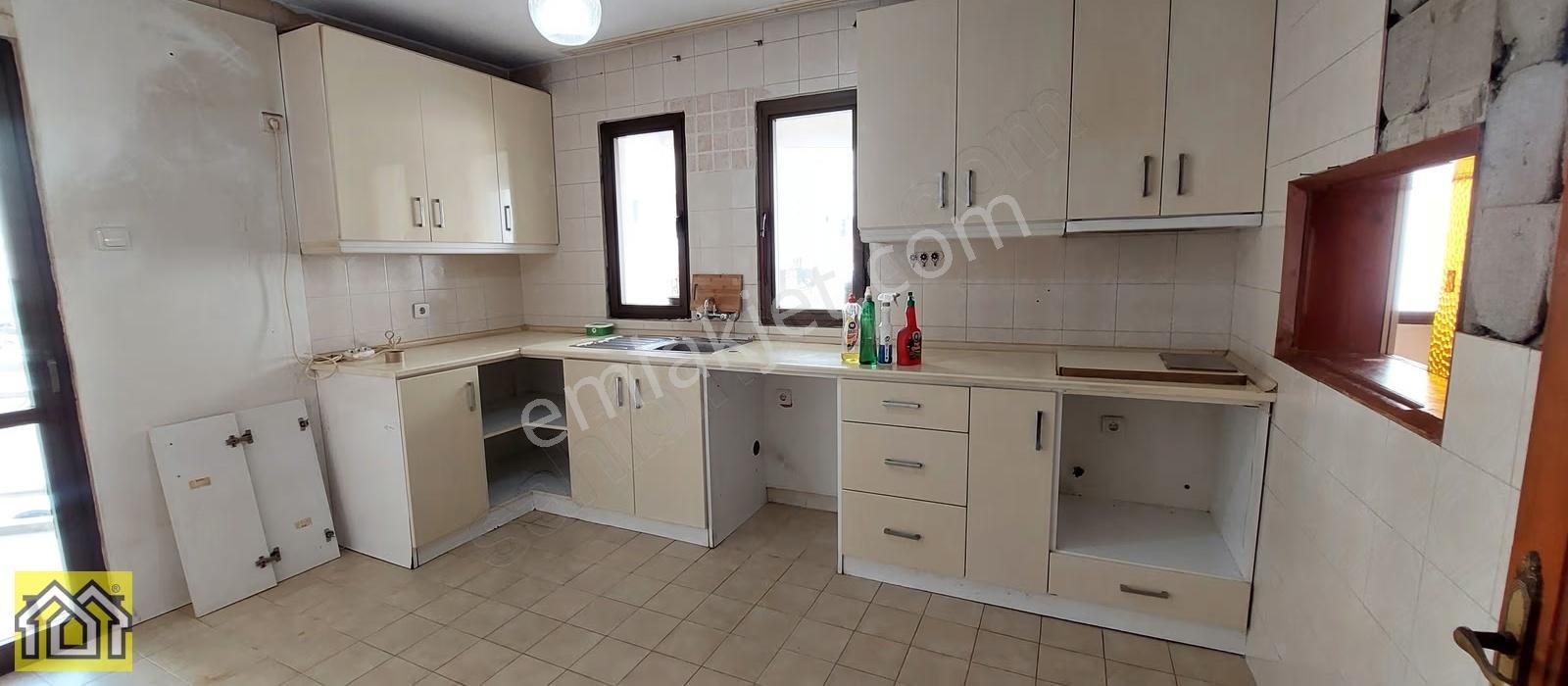 Korutürkte Kipa Karşısı 175 M² 3+1 Jeotermal, Otoparklı - Görsel 15