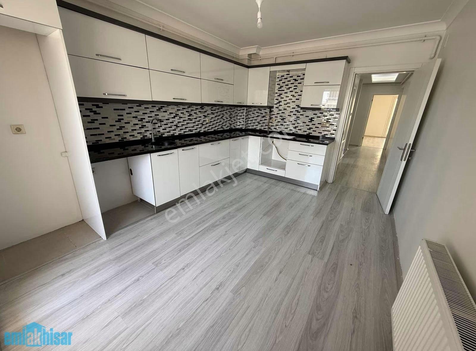 Akhisar Atatürk Mh.prestij Caddesinde Kiralık 3+1 Daire