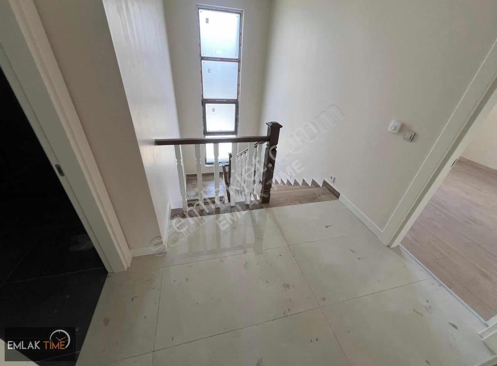 Bağlıcanın En Güzel Konumunda Full Yapılı 6+1 Lüks Satılık Villa - Görsel 23