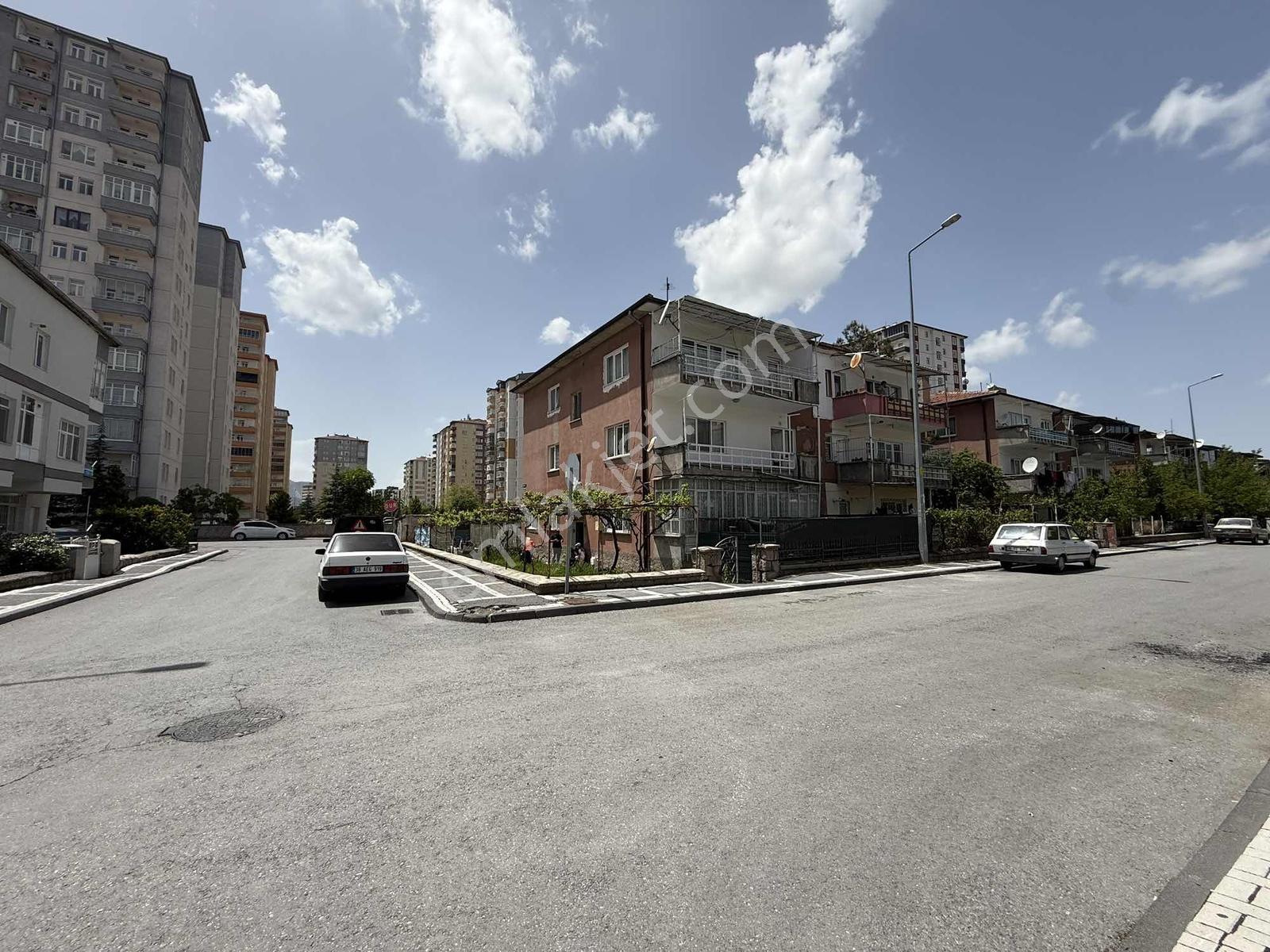 Fetanet Emlaktan Yenişehir Mahallesinde 3+1 Odalı Kombili Daire - Görsel 3
