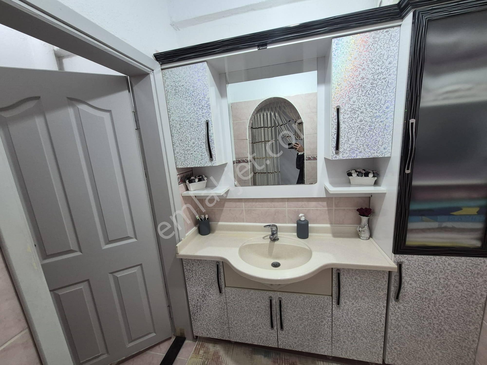 Emlaknomi'den Hastane Civarı Satılık 3+1 Krediye Uygun 140 M2 Masrafsız Çatı Kaplama Isı Yalıtım - Görsel 2
