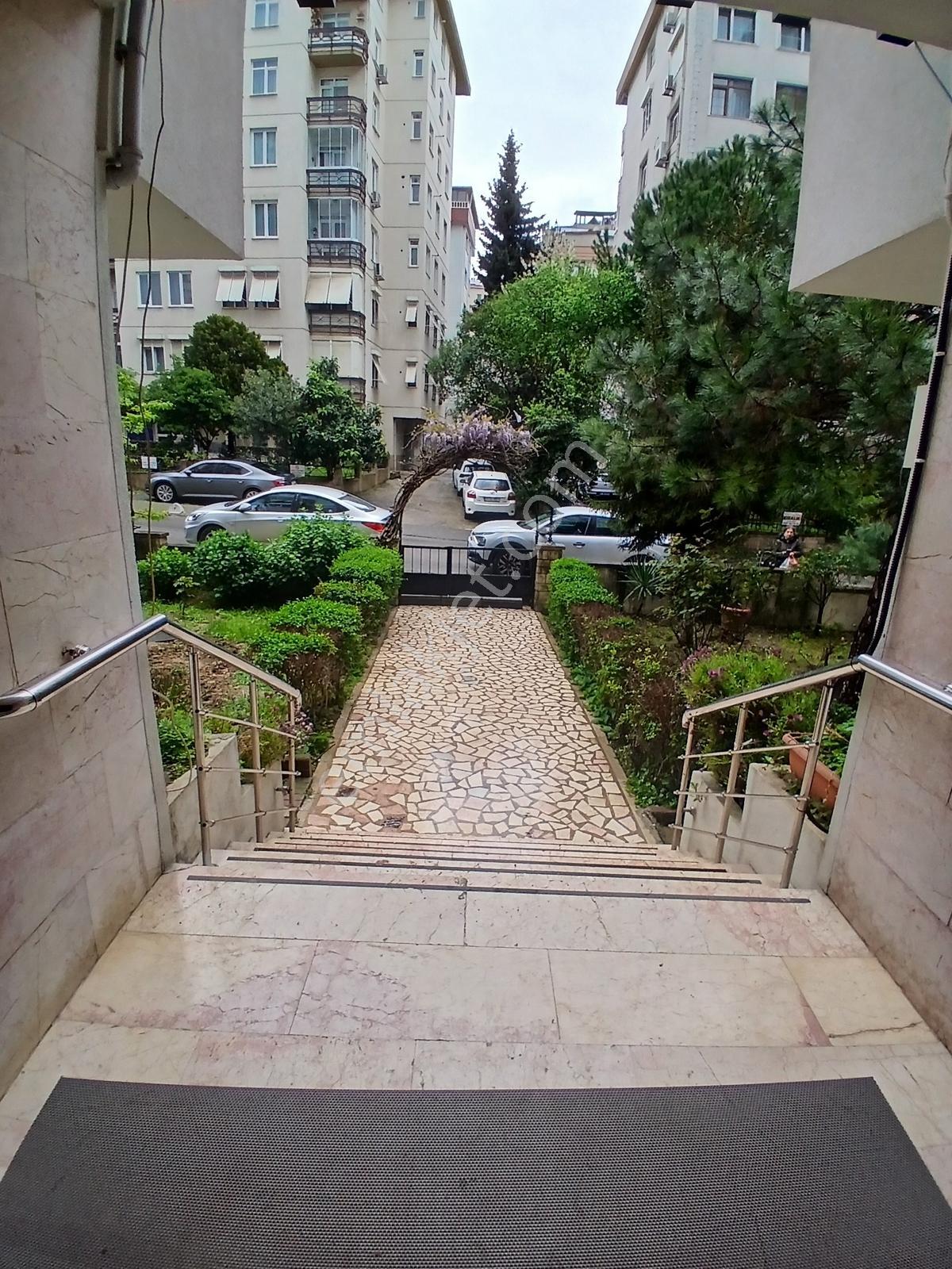 Kozyatağı Merkezde Kiralık 3+1 Daire - Görsel 12