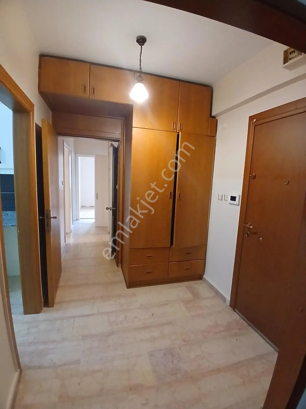 Kozyatağı Merkezde Kiralık 3+1 Daire - Görsel 2