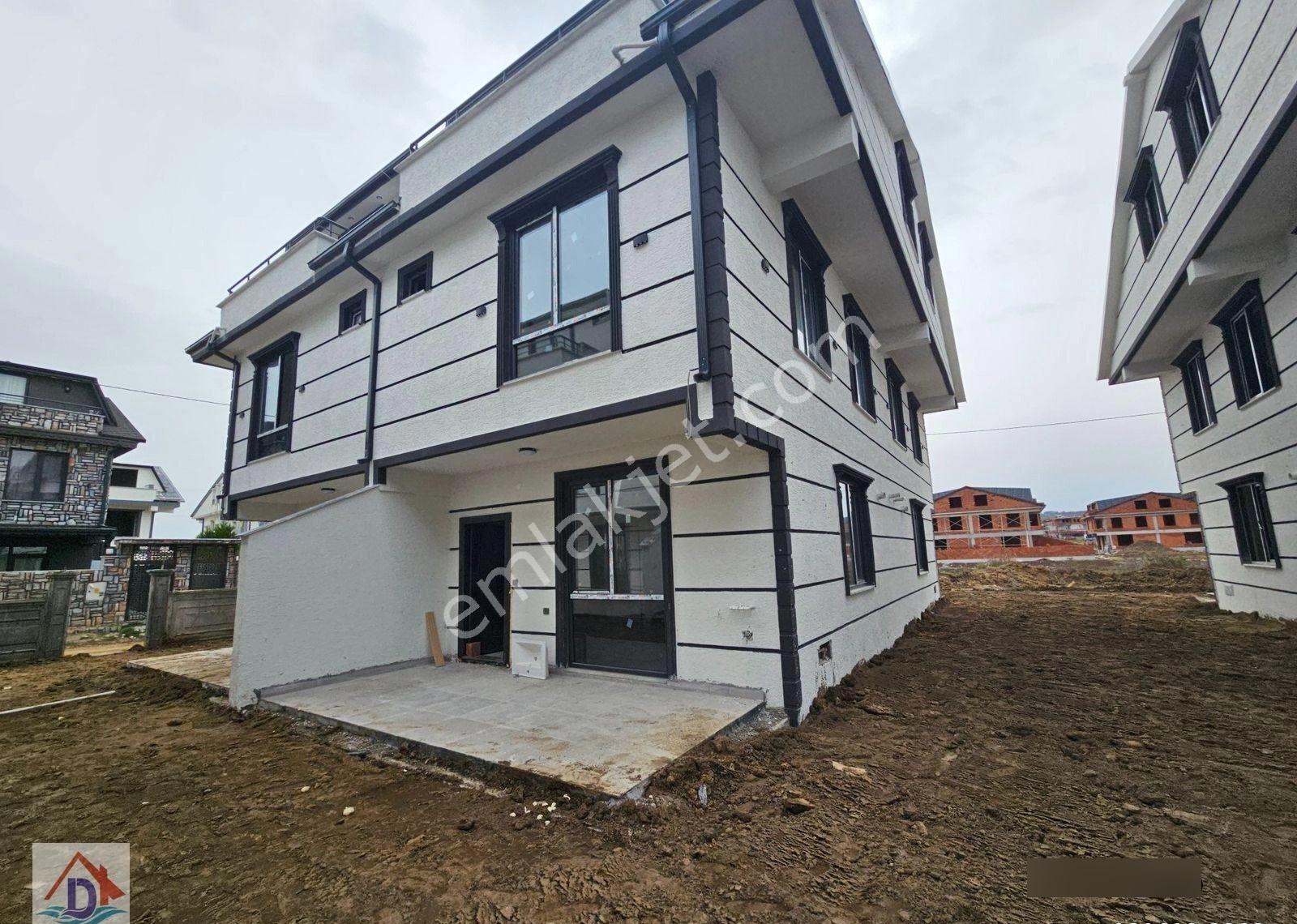 Deniz'den 4+1 Bahçeli, Yerden Isıtmalı, Denize Yakın Villa - Görsel 16
