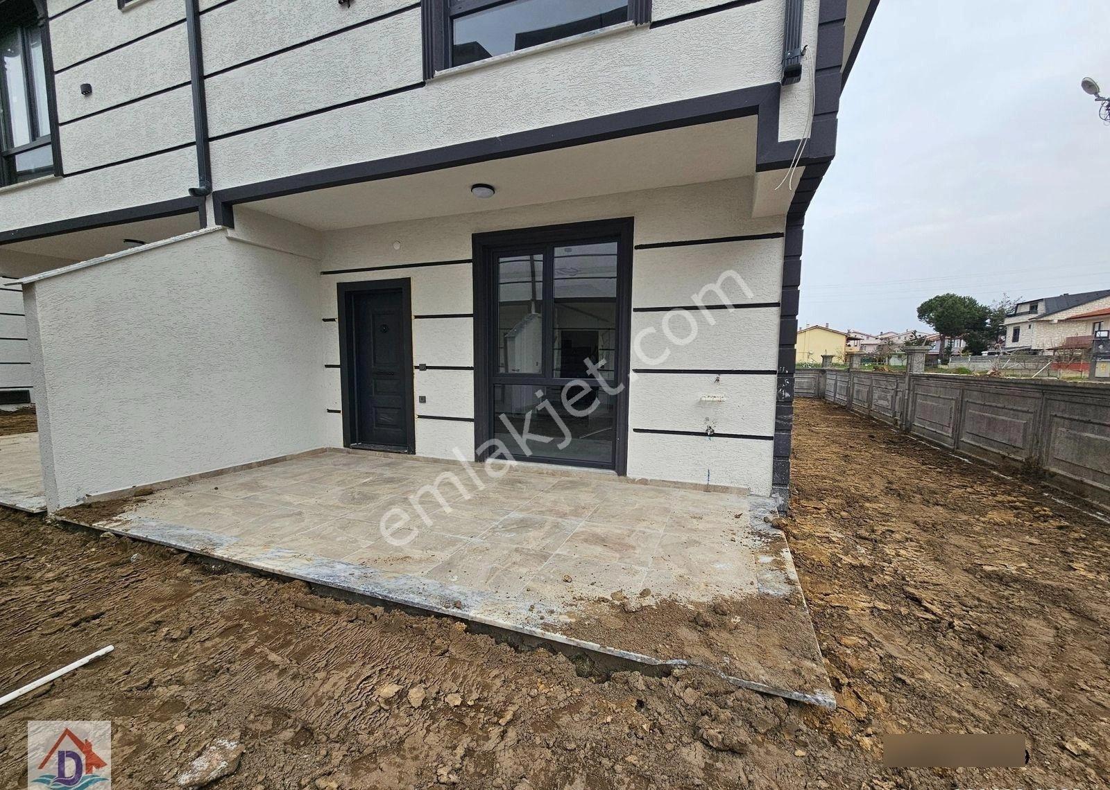 Deniz'den 4+1 Bahçeli, Yerden Isıtmalı, Denize Yakın Villa - Görsel 2