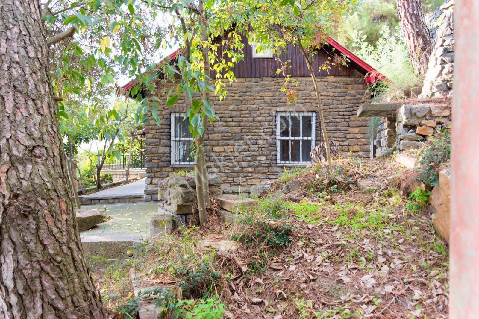 Yakacık Ayazma'da Deniz Manzaralı, İmarlı 445m2 Arsada Taş Ev - Görsel 19