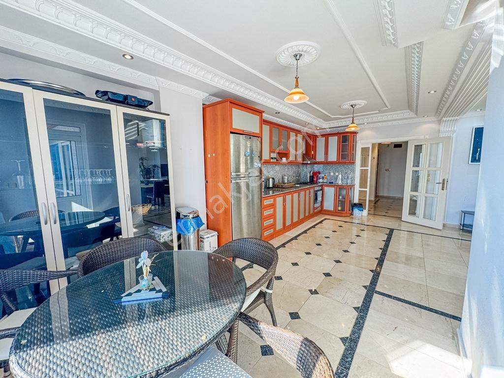 Mahmutlar Mah. Denize Sıfır Deniz Manzaralı 3+1 300m2 Daire!! - Görsel 26