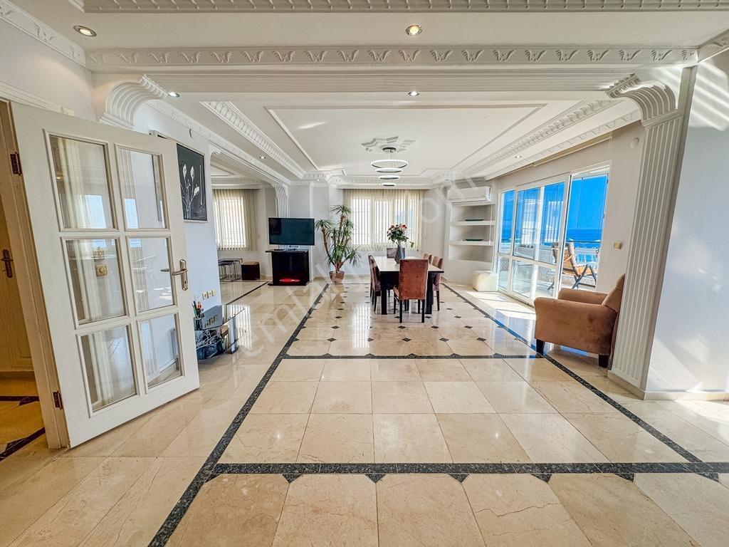 Mahmutlar Mah. Denize Sıfır Deniz Manzaralı 3+1 300m2 Daire!! - Görsel 13