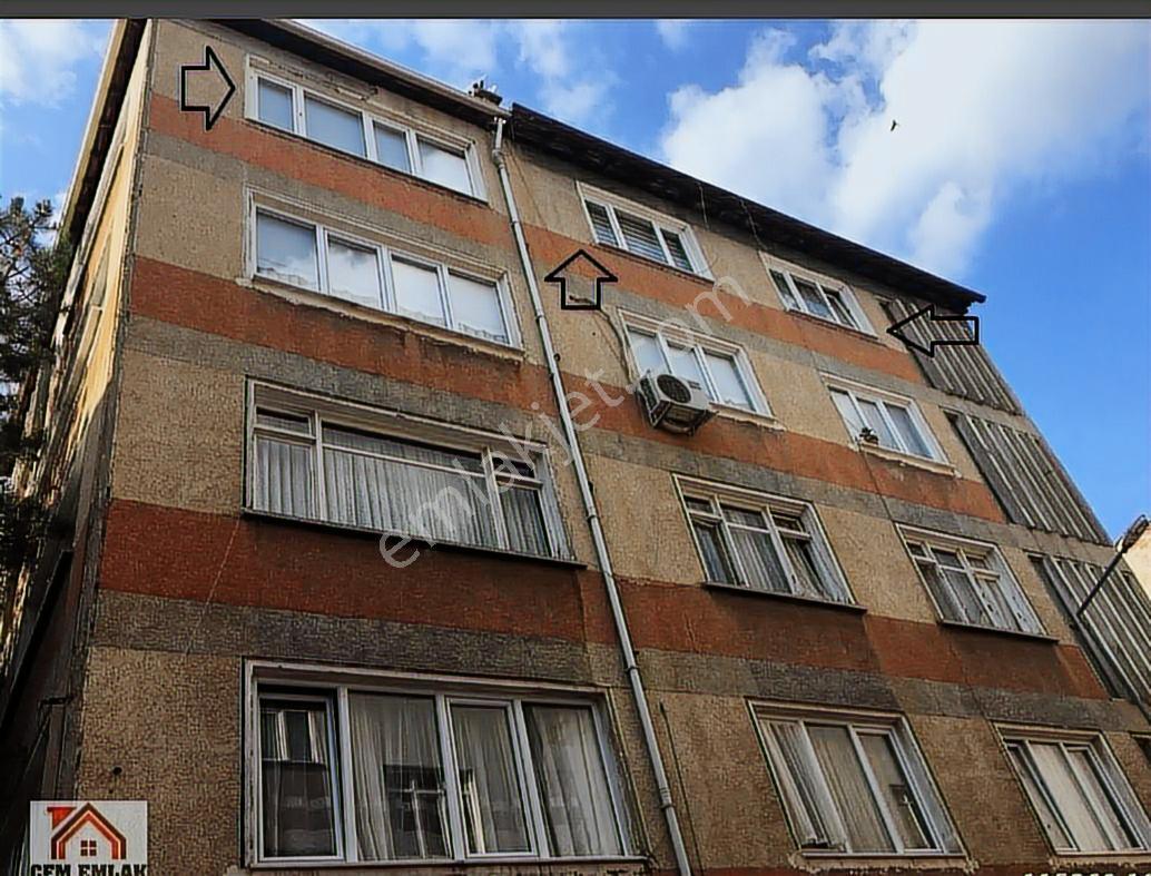 Kemalpaşa Mahallesinde Merkezi Konumda 3+1 145 M2 Satılık Daire
