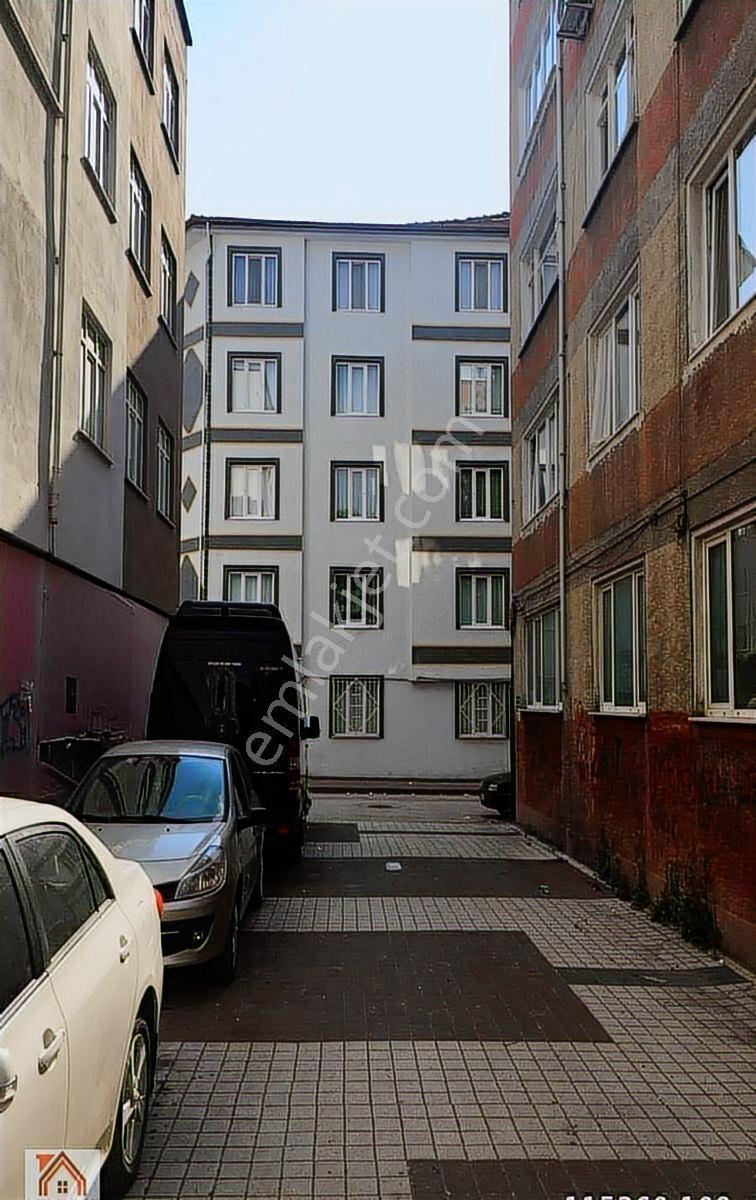 Kemalpaşa Mahallesinde Merkezi Konumda 3+1 145 M2 Satılık Daire - Görsel 10