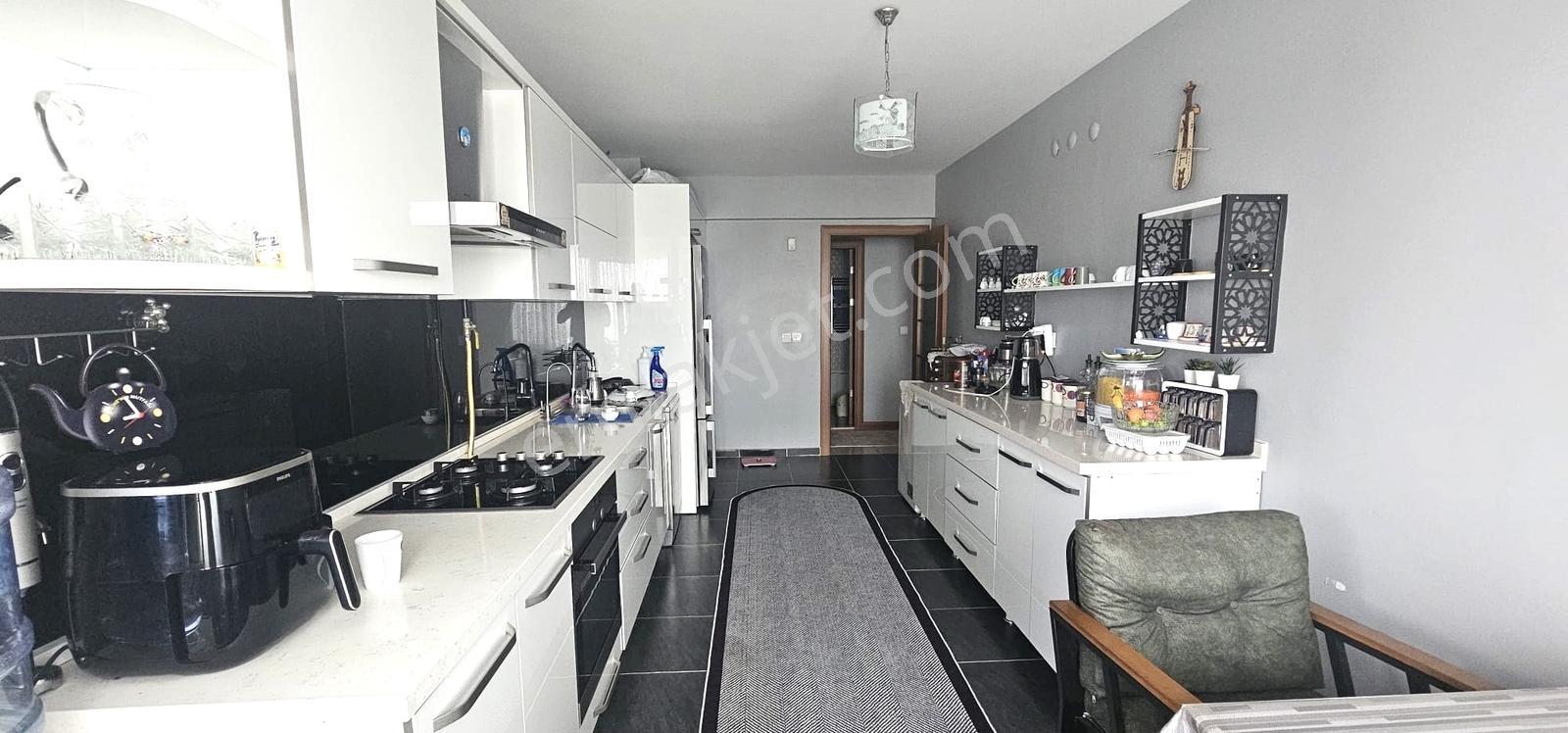 Sultan Sitesi 3+1 Deniz Manzaralı Daire - Görsel 24