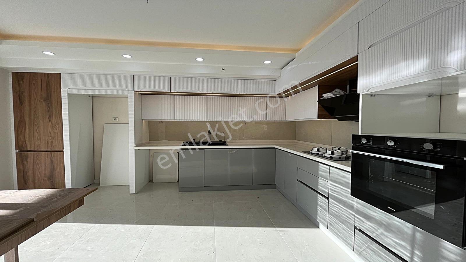 Yenikent Emlak'tan Piyasayı Sallayan Gösterişli Lüx 4+1 Daire - Görsel 34