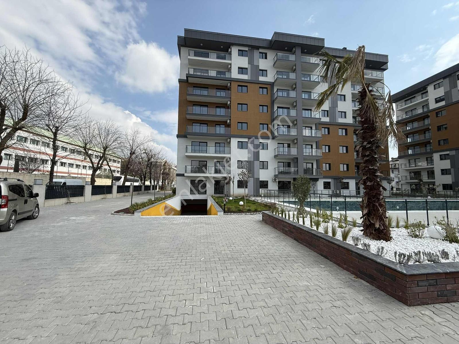 İzka North Projesinde Oturuma Hazır Satılık 1+1 Daire - Görsel 31