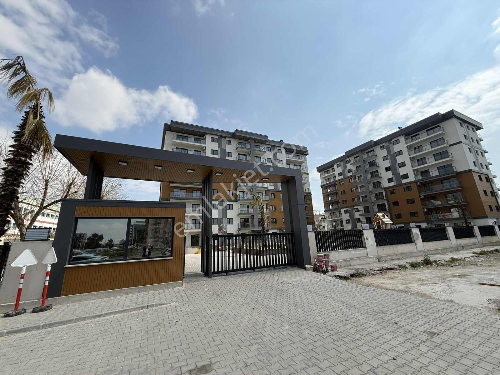 İzka North Projesinde Oturuma Hazır Satılık 1+1 Daire - Görsel 2