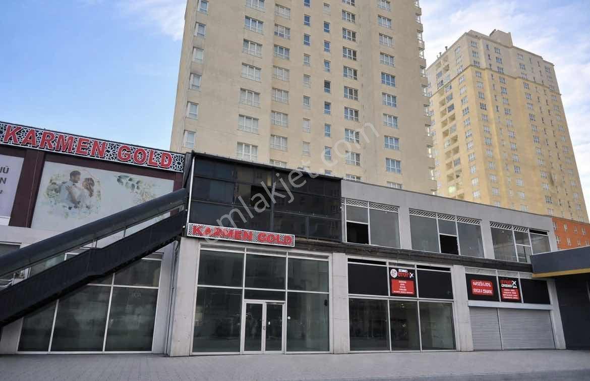 Esenyurt Ana Cadde Üzeri Geniş Kullanımlı İskanlı Satılık Dükkan - Görsel 14