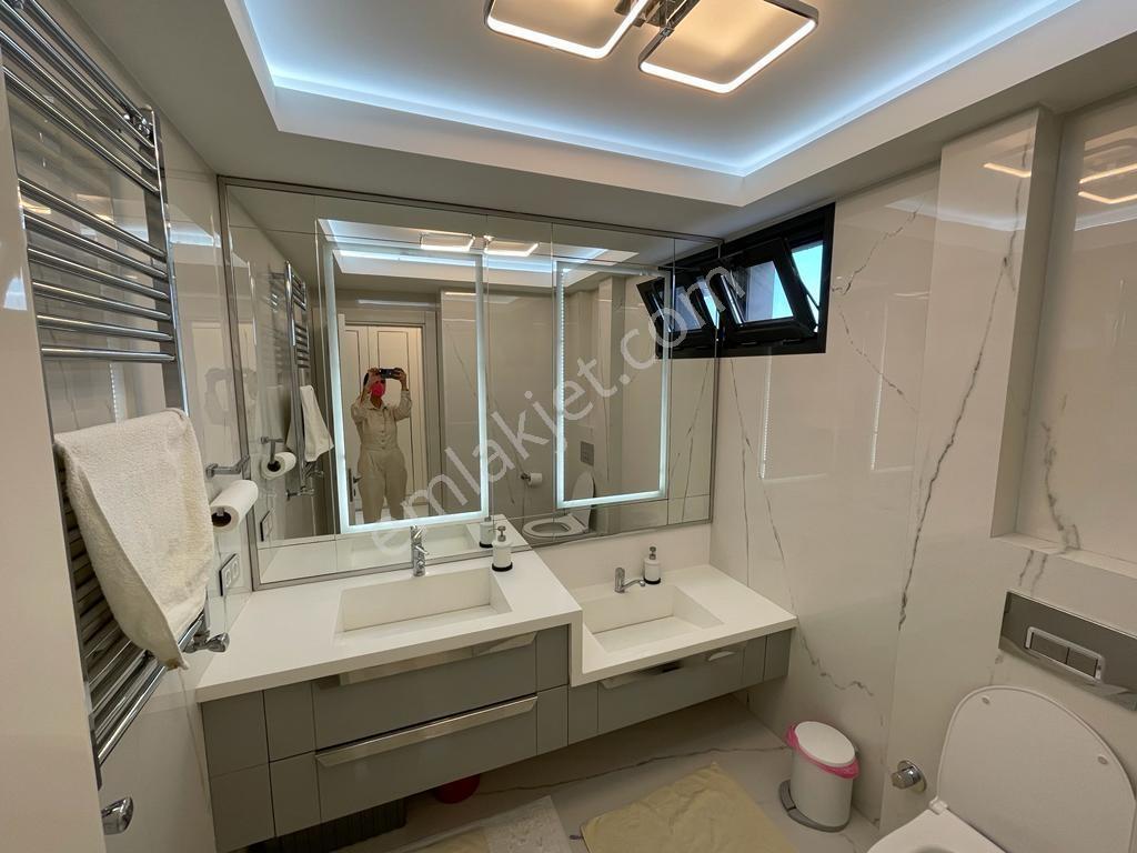 Remax Ten Beylikdüzü Ayçiçeği Sitesi Denize Sıfır Lüks 5+2 Villa - Görsel 18