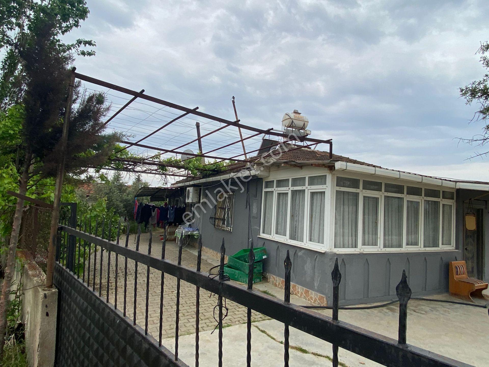 Menderes Altıntepe Mah.de Tek Tapulu 3664m2 İçerisinde Hazır Evi Olan Süper Satılık Bağ Bahçe(tarla) - Görsel 16