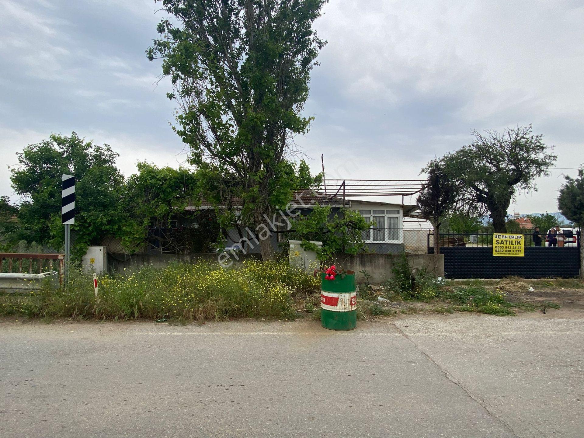 Menderes Altıntepe Mah.de Tek Tapulu 3664m2 İçerisinde Hazır Evi Olan Süper Satılık Bağ Bahçe(tarla) - Görsel 17