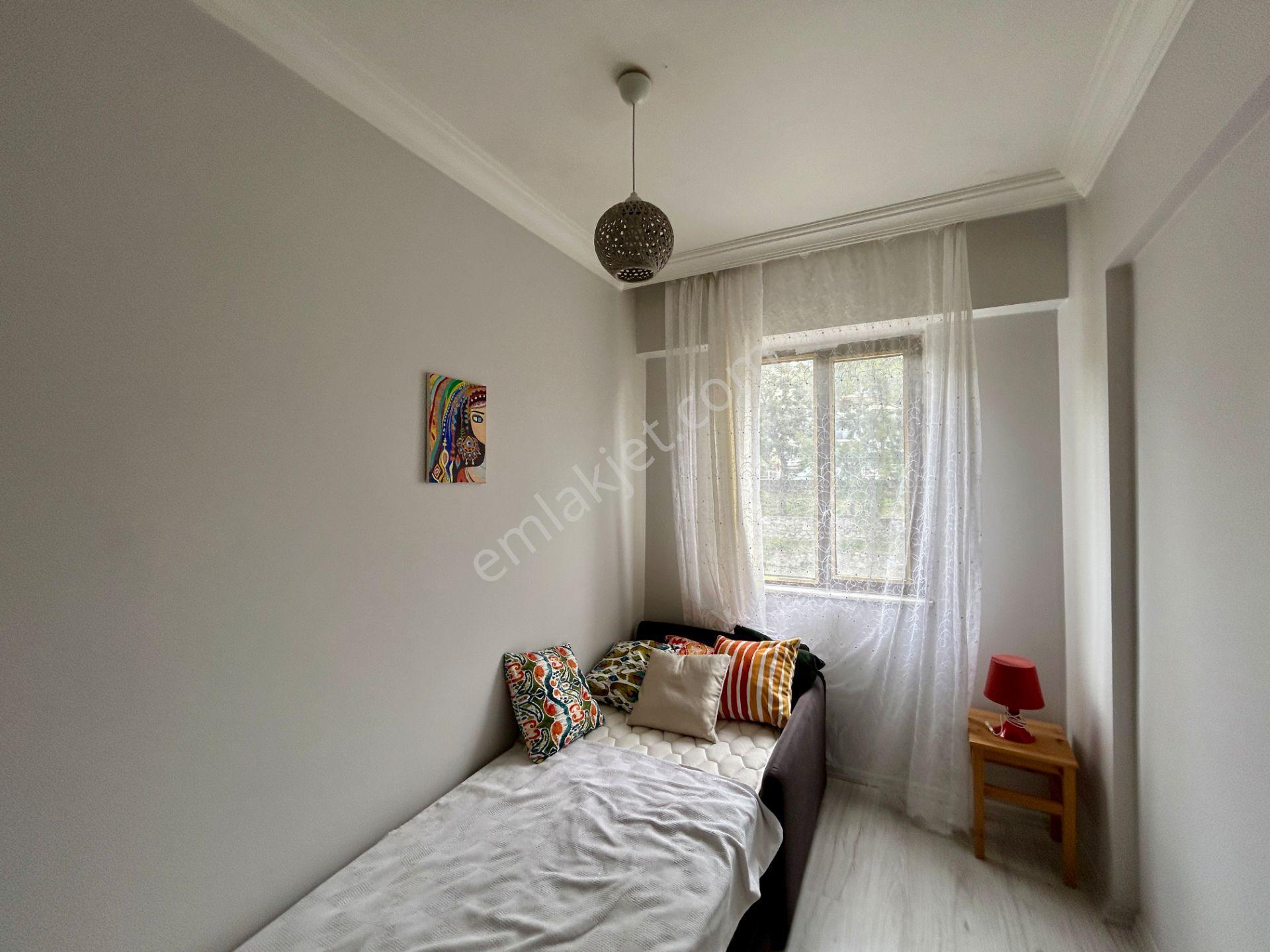 Kuşadası Türkmen Mahallesı Bakımlı Eşyalı Satılık 2+1 Daıre - Görsel 11