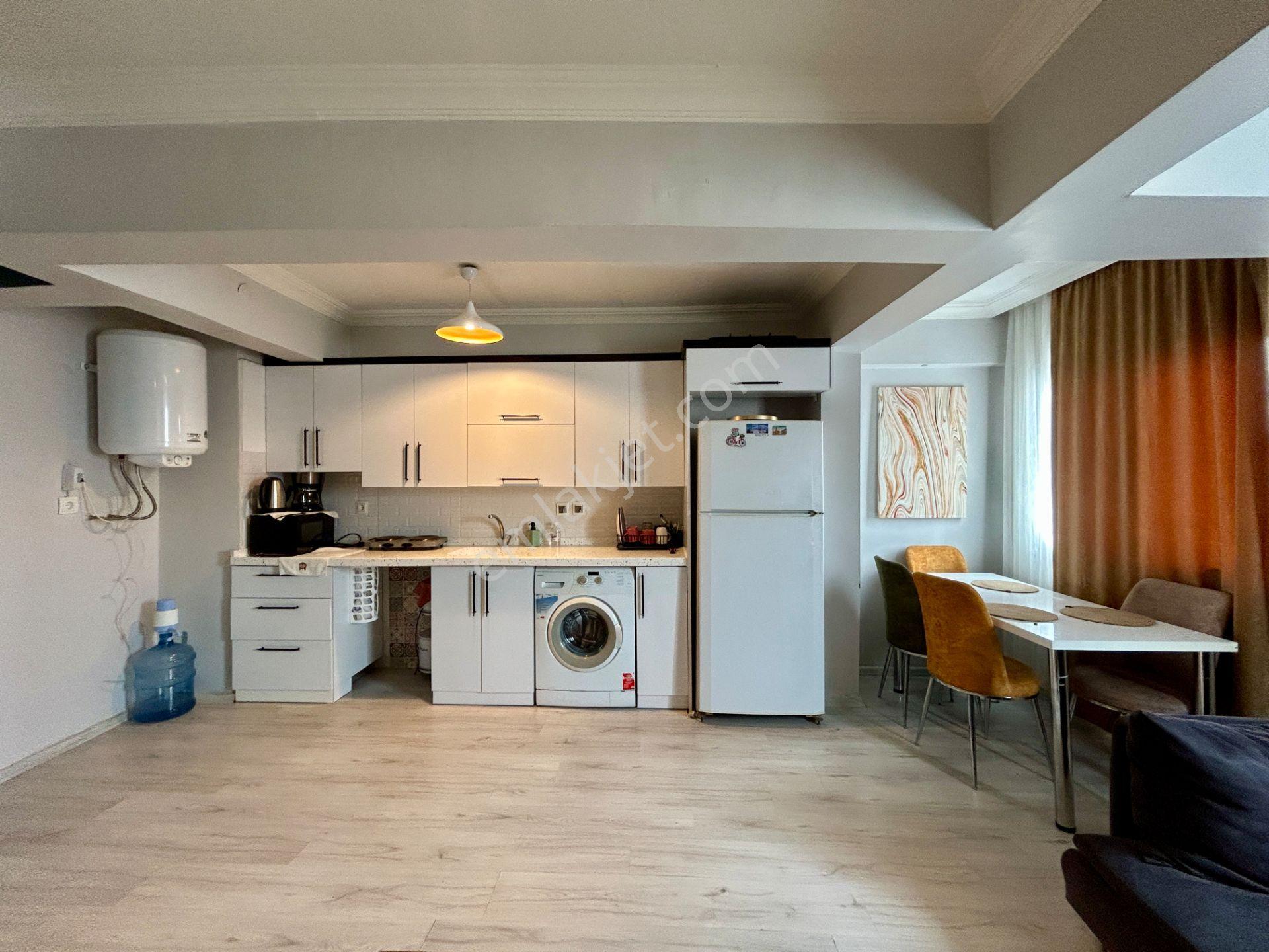 Kuşadası Türkmen Mahallesı Bakımlı Eşyalı Satılık 2+1 Daıre - Görsel 3